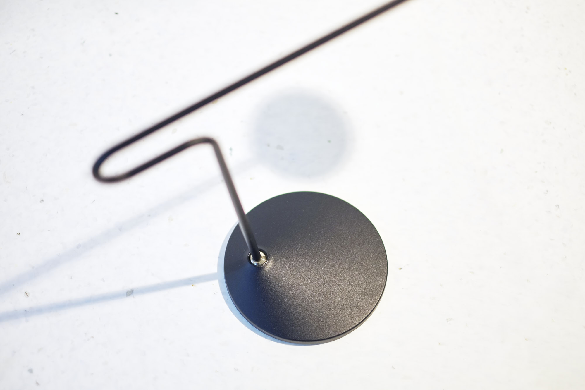 pixi-fermob-vosding-industrial-design-16-pov- Pixi desk light for fermob by VOSDING Industrial Design