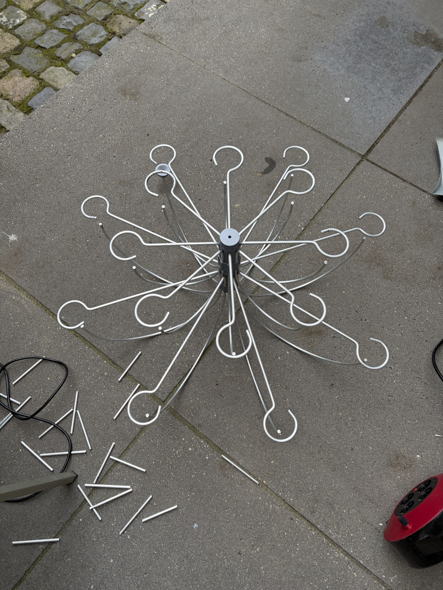 KoelscheChandelier_VOSDINGIndustrialDesign-05-pov Kölsche Chandelier. Kölschkranz als Lüster